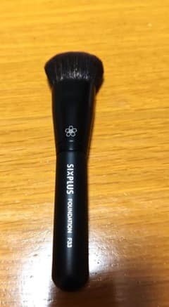 《最終値下げ！！新品〛SIXPLUS FOUNDATION F33 メイクブラシのサムネイル