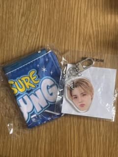 TREASURE DOYOUNG キーホルダー ミニポーチ セットのサムネイル