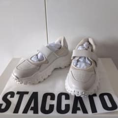 MOMO！新品STACCATO スニーカー 厚底 ホワイト MOMO様専用！新品STACCATO スニーカー 厚底 ホワイト - メルカリ