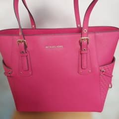 MICHAEL KORS トートバッグ ピンク パンチング加工のサムネイル