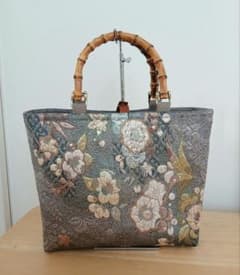 帯リメイクバッグ★ハンドメイド★シルバーグレー地に辻が花・銀糸箔・ 正絹袋帯 帯リメイクバッグ☆ハンドメイド☆シルバーグレー地に辻が花・銀糸箔