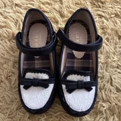 axes femme キッズ フォーマルシューズ 黒白 リボンのサムネイル