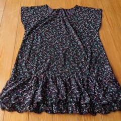 花柄トップスのサムネイル