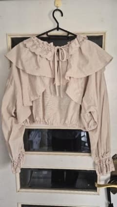 Samansa Mos フリル付きベージュ長袖トップスのサムネイル