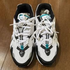 NIKEのサムネイル