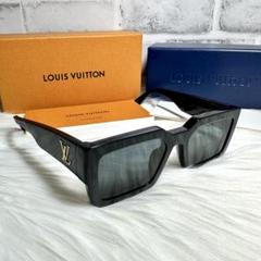 現行品Louis Vuitton ブラック サングラス クラッシュ　スクエア サングラス・LV クラッシュ・スクエア S00｜ルイ・ヴィトン 公式