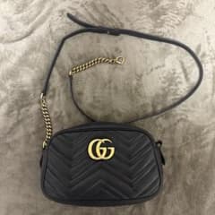 ⭐︎値下げしました⭐︎GUCCI GGマーモント ショルダーバッグ ブラックのサムネイル