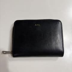 A.P.C. アーペーセー 二つ折り財布 ブラックのサムネイル