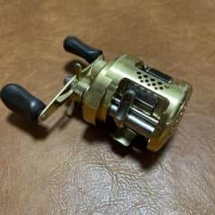 シマノ　カルカッタコンクエスト50S シャロースペシャル シマノ カルカッタコンクエスト 50S シャロースペシャル 渓流 リール