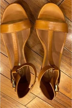 TODS ヒールサンダルのサムネイル