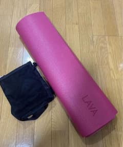 LAVA 美品♡ケース付きホットヨガマット　マゼンダ色のサムネイル