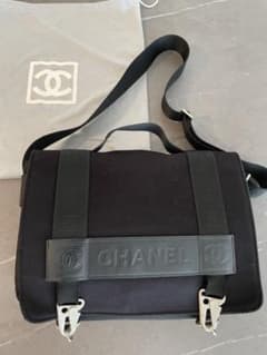 正規品　CHANEL　スポーツライン　メッセンジャーバック　シリアル有り CHANEL シャネル スポーツライン メッセンジャーバッグ ブラック