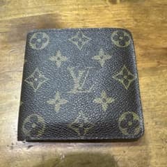 LOUIS VUITTON モノグラム 二つ折り財布のサムネイル