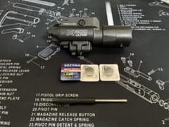 SureFireタイプ X400 Ultra レプリカライト　予備電池3つ付属のサムネイル