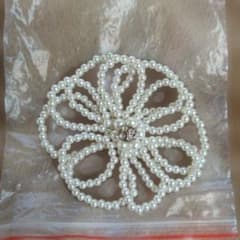 パール風　花型ブローチ　コサージュ