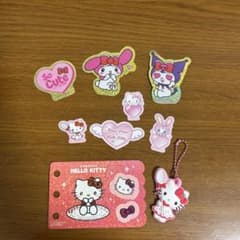 サンリオ シールとキーホルダー（キティちゃん、マイメロ、クロミ、メゾピアノ）のサムネイル