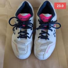 【YONEX　23センチ】 美品 バドミントンシューズ ホワイト/ピンクのサムネイル