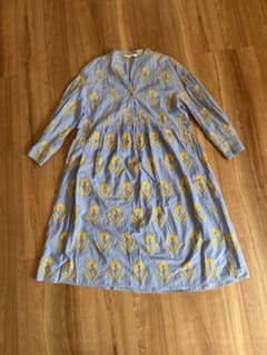 ZARA Lサイズ　花柄刺繍　ワンピースのサムネイル