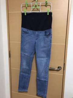 ユニクロ マタニティパンツ マタニティデニムのサムネイル