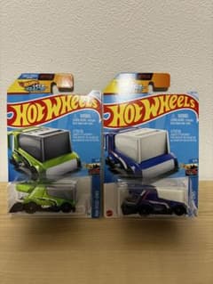 ホットウィール　Link Racer 2台セットのサムネイル