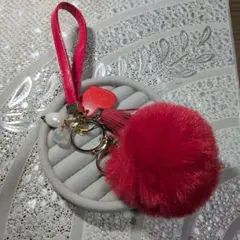 赤いファー ポンポンチャーム