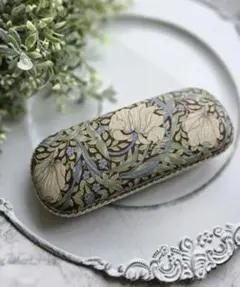 ウィリアムモリスピンパーネルメガネケース