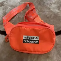 P*a様 adidas ボディバッグ オレンジ