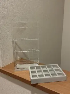 無印良品　アクリルネックレス・ピアススタンド