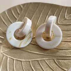 Item thumbnail for item 410ef7d4-2932-4c59-b6b2-eb46b4903a80