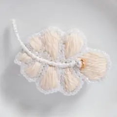 刺繍 ブローチ ベージュ 淡水パール シンプル 軽い ビーズ刺繍