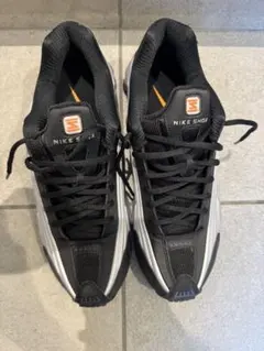 NIKE SHOX R4 スニーカー ブラック シルバー オレンジのサムネイル