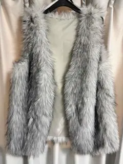 服 SUREVE グレー ファーコート