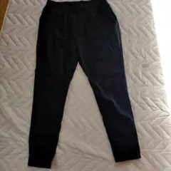 ブラック カジュアルパンツ スリムフィット