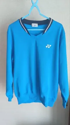 YONEX VネックウェアMサイズ 濃い水色