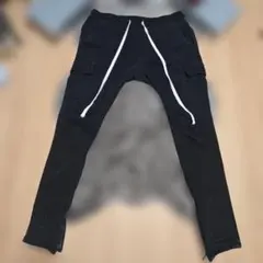 mnml ミニマル ブラック カーゴパンツ ストレッチ 裾ファスナー付きのサムネイル