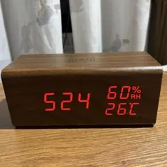 ニトリ 置くだけスマホ充電LED時計 ワイヤレス 充電 置時計 木目調 置き時計のサムネイル