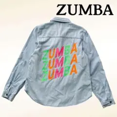ZUMBA WEAR デニムシャツ ライトブルー バックロゴ 派手ロゴ ダンス