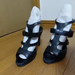 ブラック ストラップ ハイヒール サンダルのサムネイル