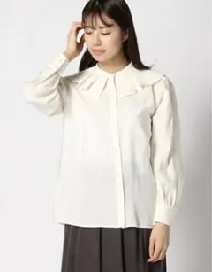 apart by lowrys フリルエリブラウス