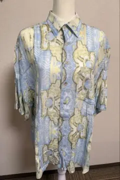 青と緑の抽象柄 半袖シャツ