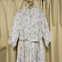 花柄プリーツワンピース