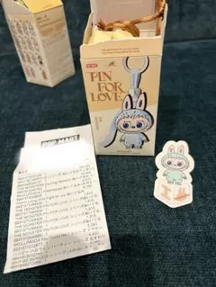 PIN FOR LOVE ラブブ 【I】ぬいぐるみ ペンダント
