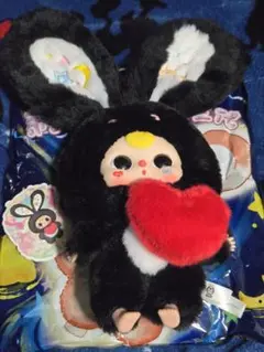 ベイビースリーリリィ3代目黒兎赤いハート付き 約30cm
