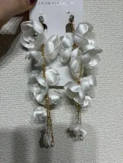 ブライダルアクセサリー　ハンドメイドお花ピアス