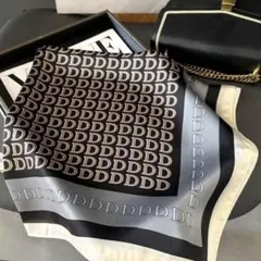 大判　スカーフ　新品　Dロゴ　65×65　ブルーグレー　くすみカラー