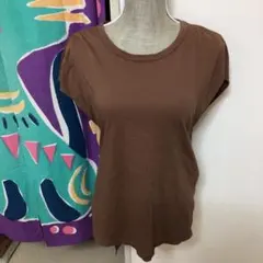 R JUBILEE アールジュビリー　バックデザイン　カットソー