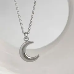 ☆新品　ミニマル ムーン ネックレス ステンレス 316L 月 MOON 三日月