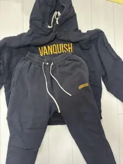 VANQUISH フード付きパーカーとパンツセットのサムネイル