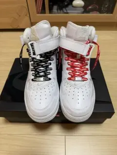 Supreme × Nike Air Force 1 Mid "White"のサムネイル