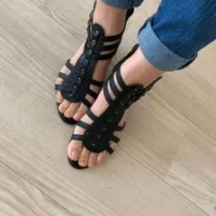 ブラック ストラップサンダル フラット